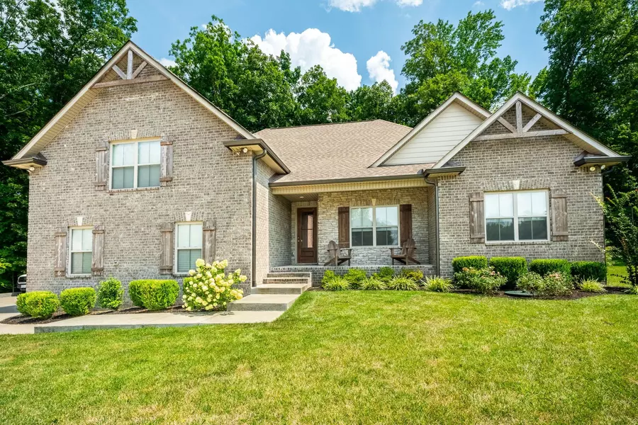 5047 E Mayflower Ct, Greenbrier, TN 37073