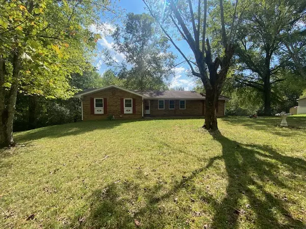 204 Morris Dr,  Greenbrier,  TN 37073