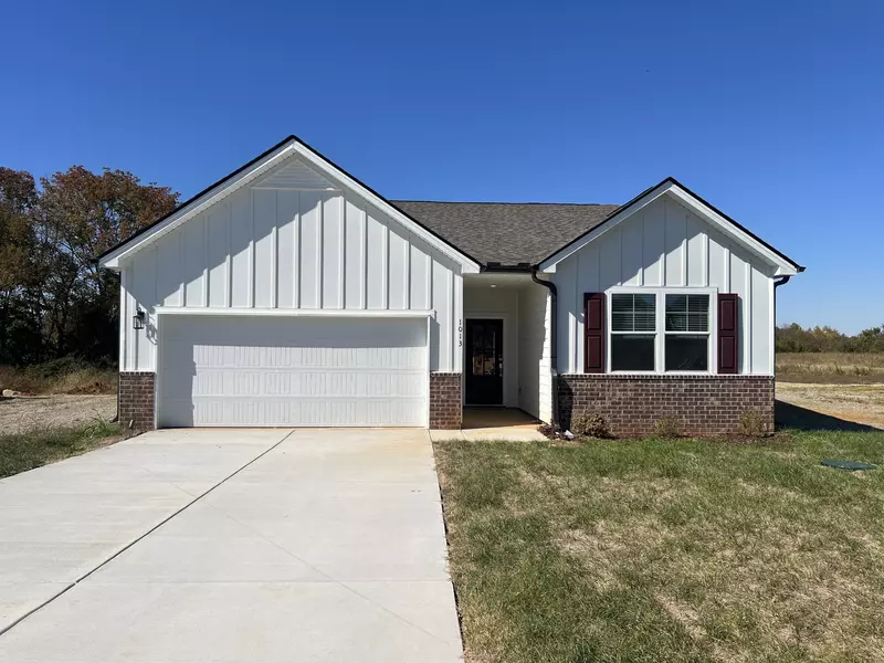 1013 Daphne Dr, Ashland City, TN 37015