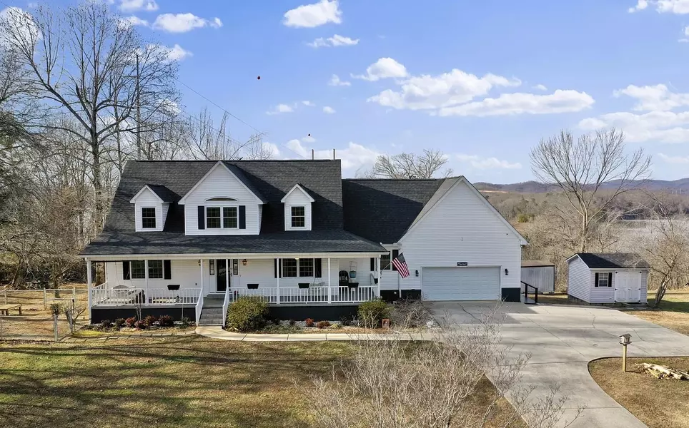 2109 Sugar Grove Valley Rd, Harriman, TN 37748