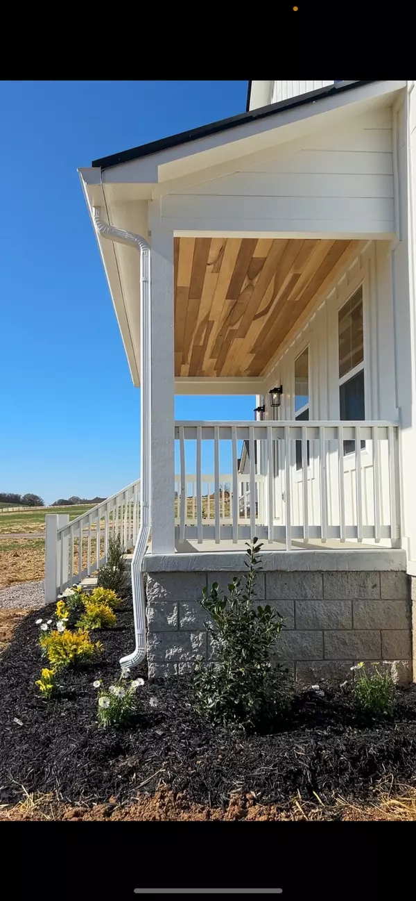 Pulaski, TN 38478,9694 Campbellsville Road