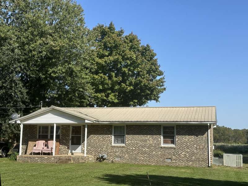 1534 McCarter Rd, Lawrenceburg, TN 38464