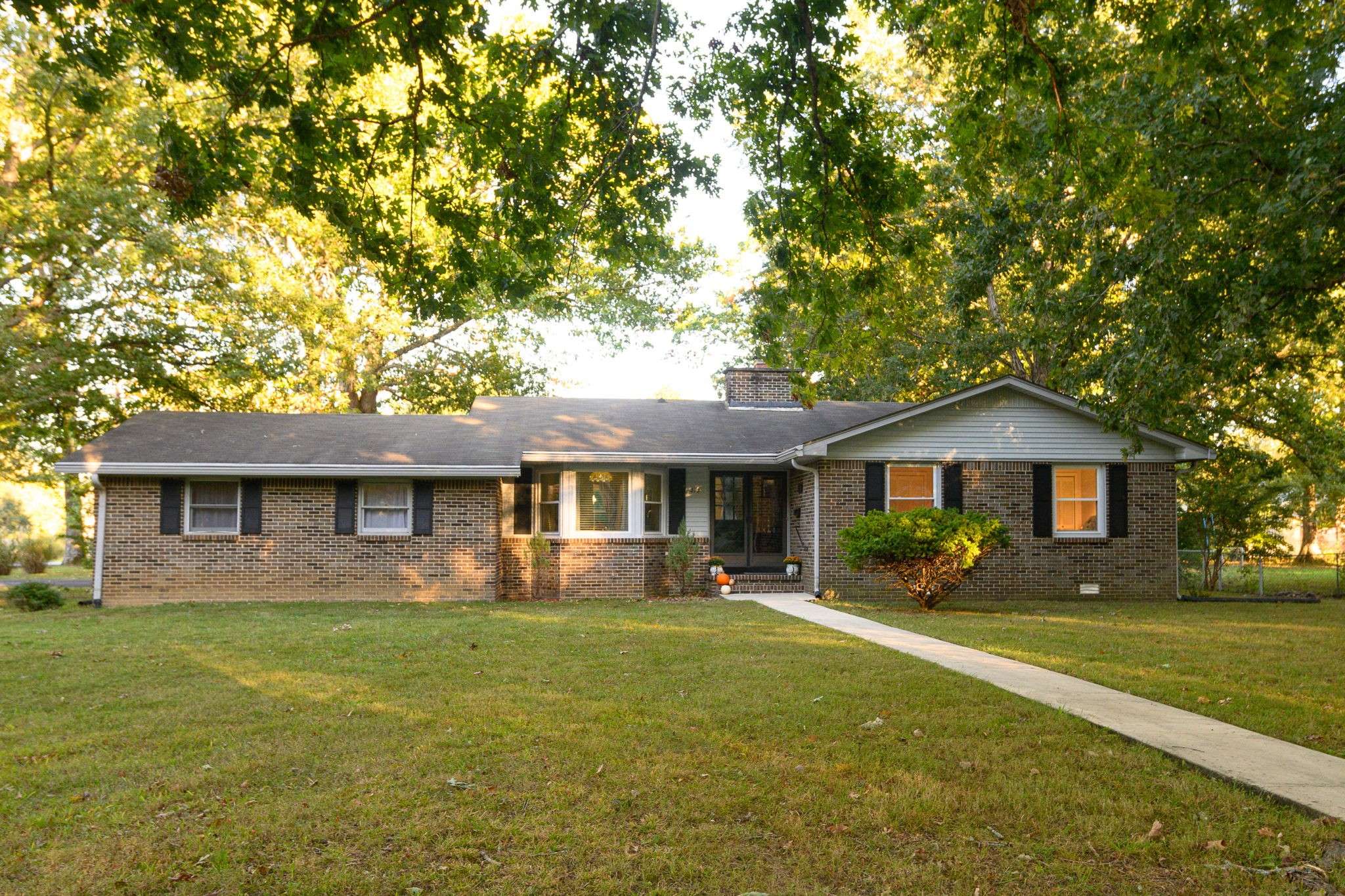 212 Macs Ln, Tullahoma, TN 37388