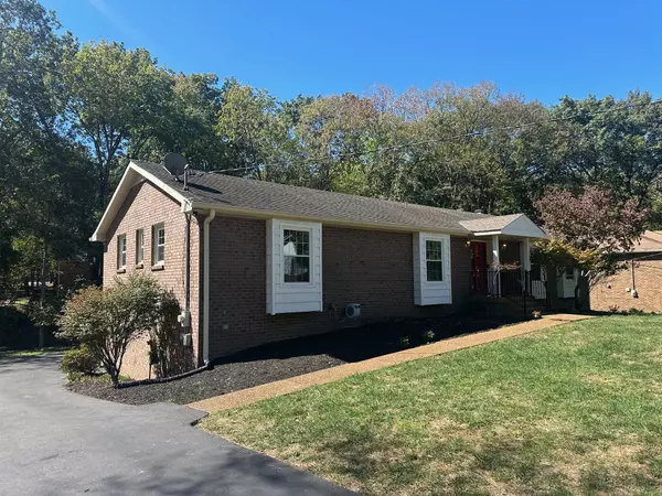 104 Natchez Dr,  Hendersonville,  TN 37075