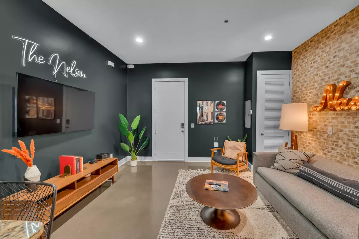 Nashville, TN 37203,210 30th Ave #N #208