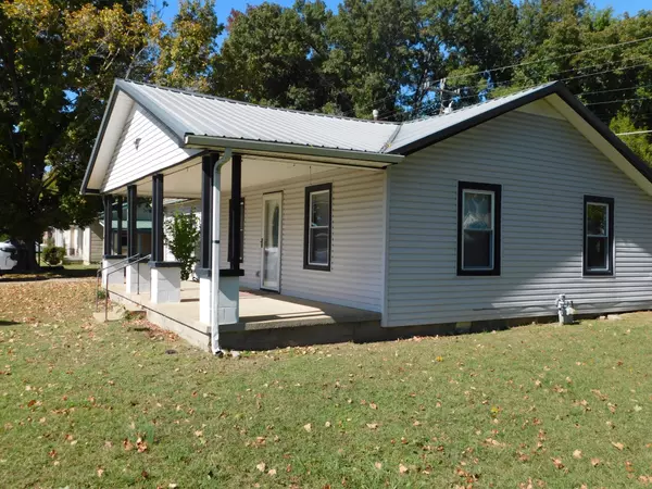 Waverly, TN 37185,415 E Railroad St