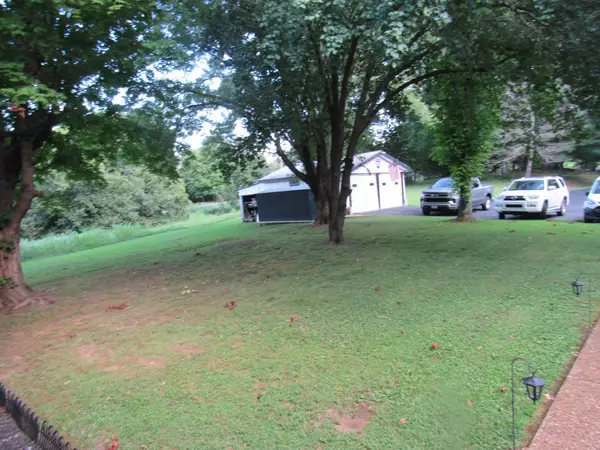 Cumberland City, TN 37050,1308 Cumberland City Rd