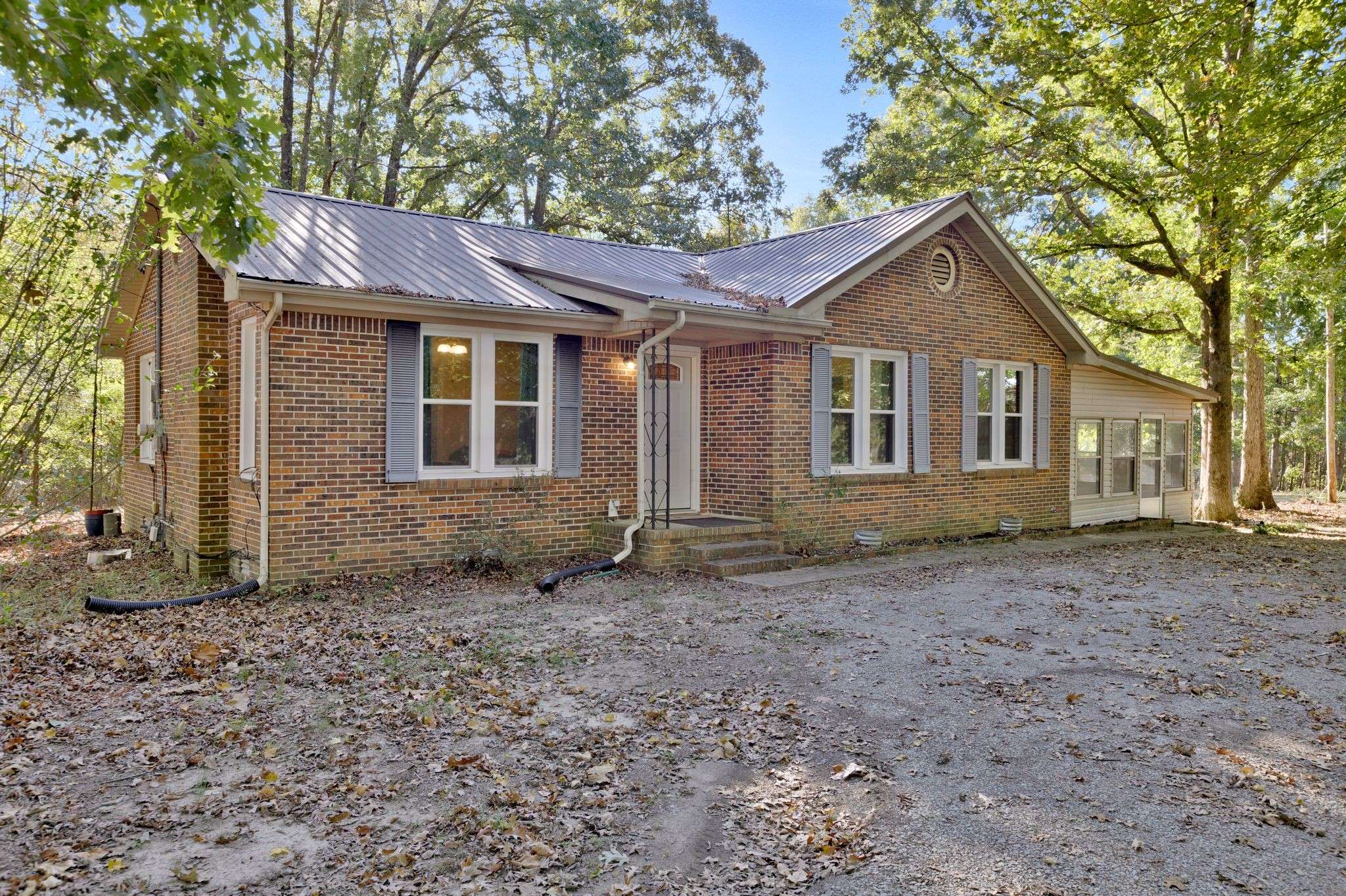 275 Rockhouse Rd, Hohenwald, TN 38462