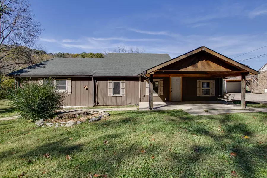 4453 Pecan Valley Rd, Nashville, TN 37218