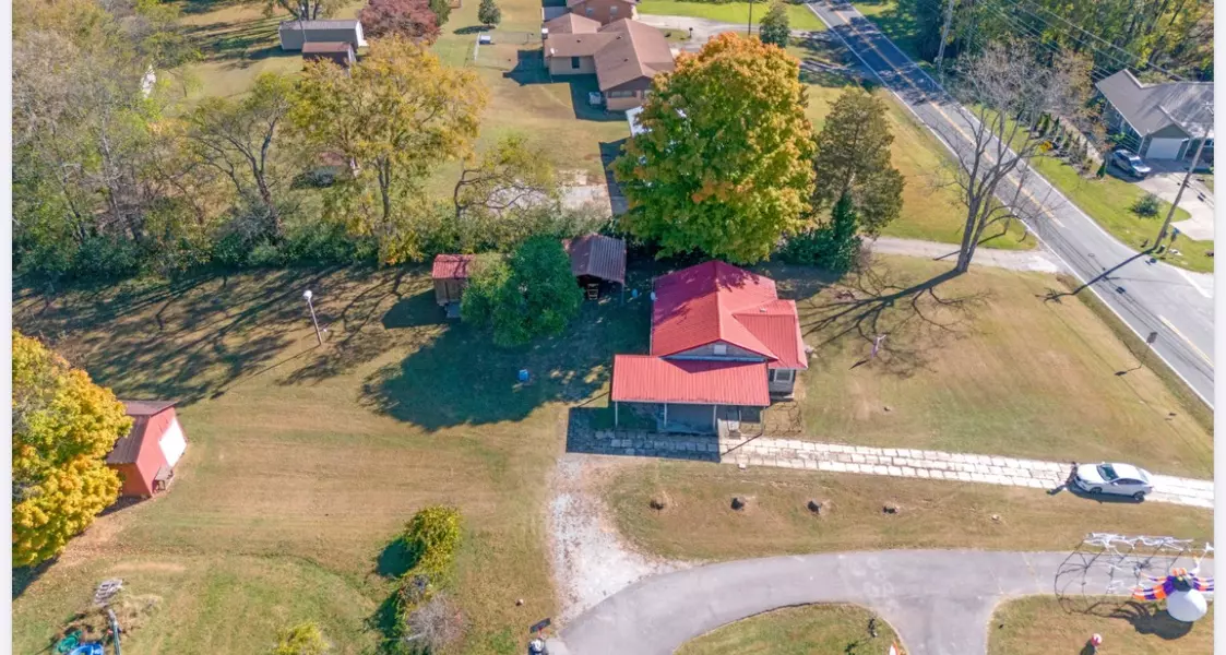 301 W Point Rd, Lawrenceburg, TN 38464