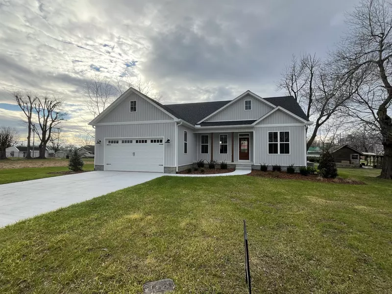 39 Railroad St #S, Mc Ewen, TN 37101