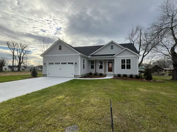 39 Railroad St #S, Mc Ewen, TN 37101