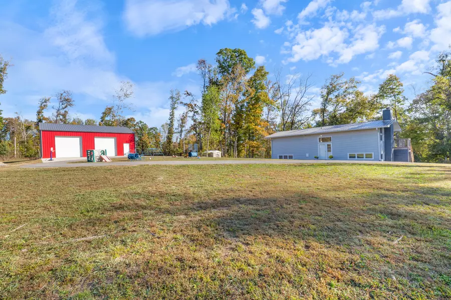 1515 E Railroad St, Waverly, TN 37185