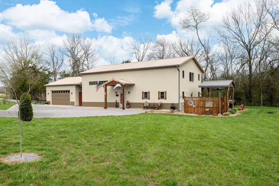 860 Old Woodbury Pike, Readyville, TN 37149