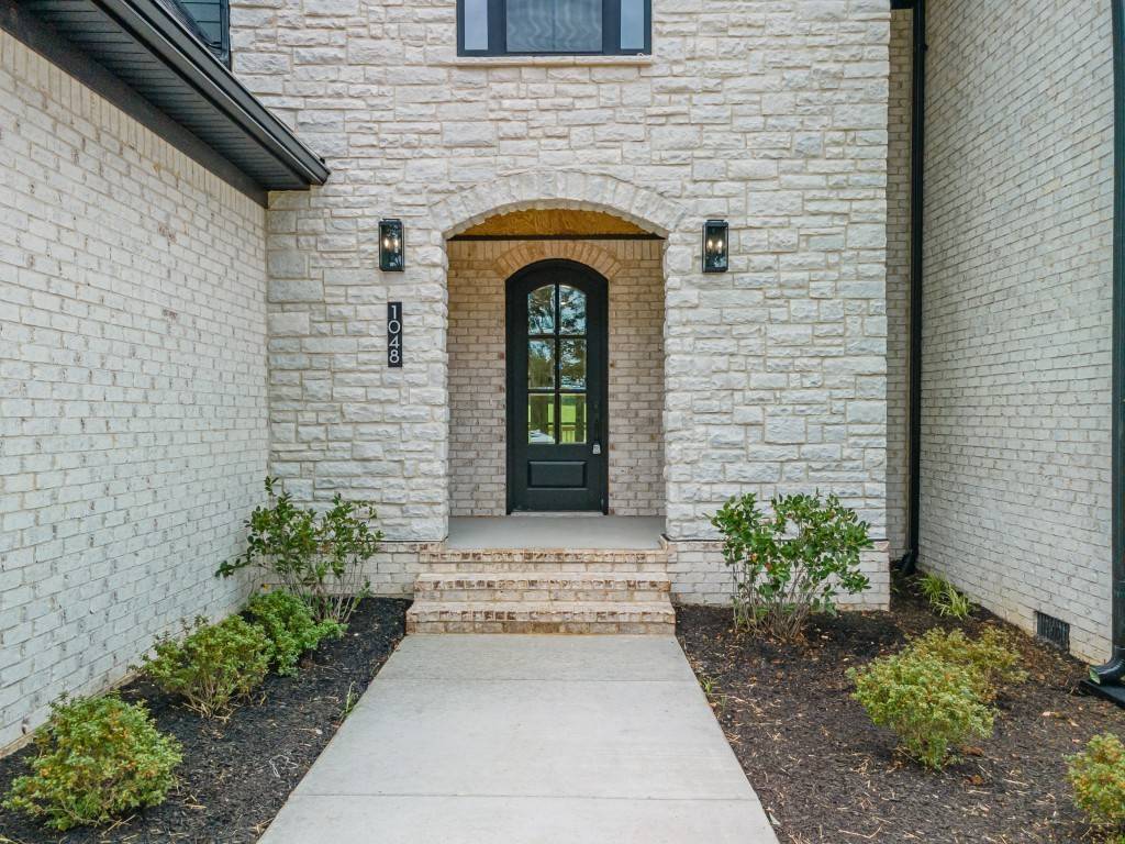 Columbia, TN 38401,1048 Peyton Place