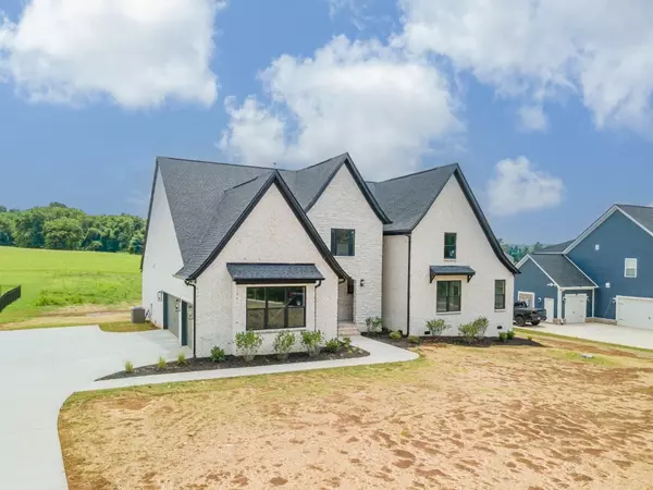 Columbia, TN 38401,1048 Peyton Place