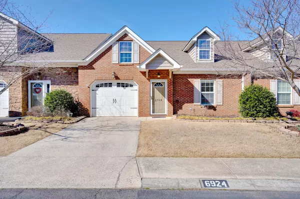 6924 Village Lake Circle,  Chattanooga,  TN 37412