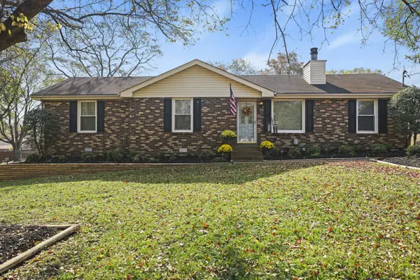 102 Holly Ct, Hendersonville, TN 37075