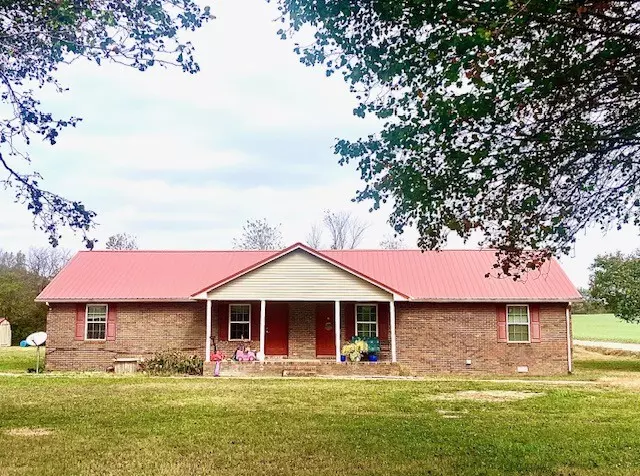 27 Gracy Rd, Fayetteville, TN 37334