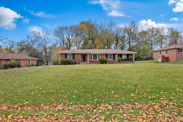 414 W Coy Cir, Clarksville, TN 37043