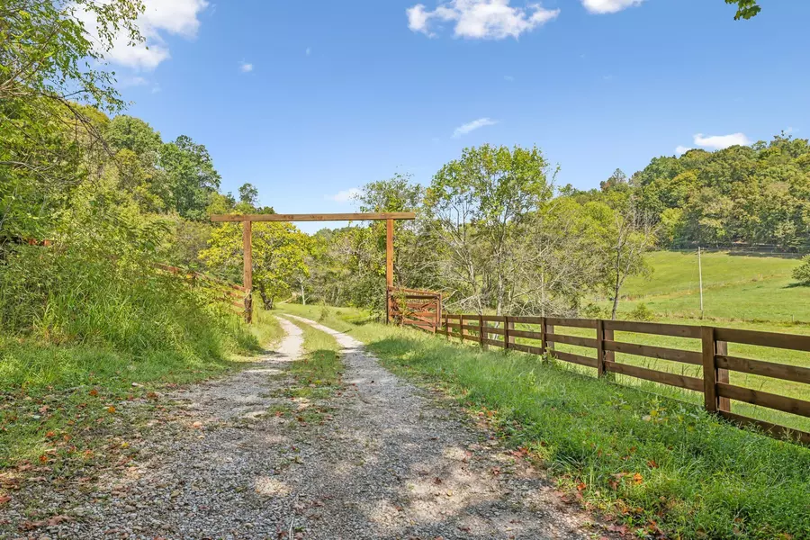 2 Young Rd, Pulaski, TN 38478