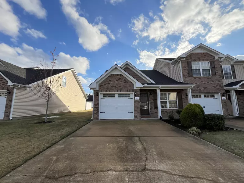 3323 Risen Star Dr, Murfreesboro, TN 37128