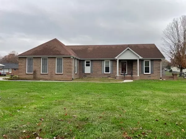 106 Briar Ln, Tullahoma, TN 37388
