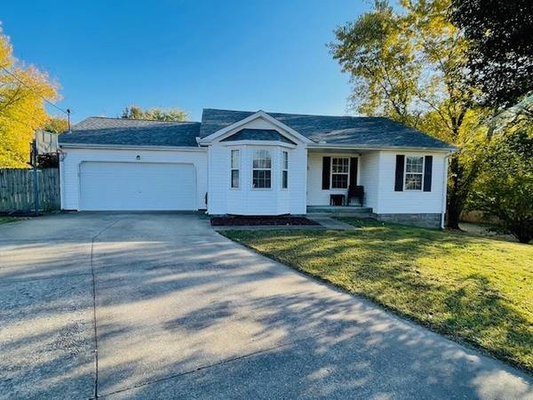 290 Golden Pond Ave, Oak Grove, KY 42262