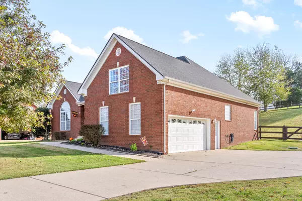 Pleasant View, TN 37146,4042 Oak Pointe Dr
