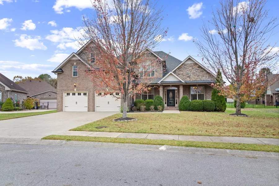 146 Parkland Cir, Clarksville, TN 37043