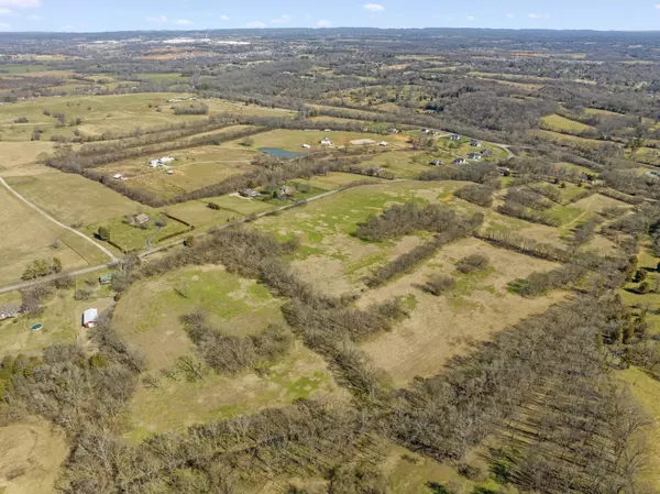 Columbia, TN 38401,2 Darks Mill Rd