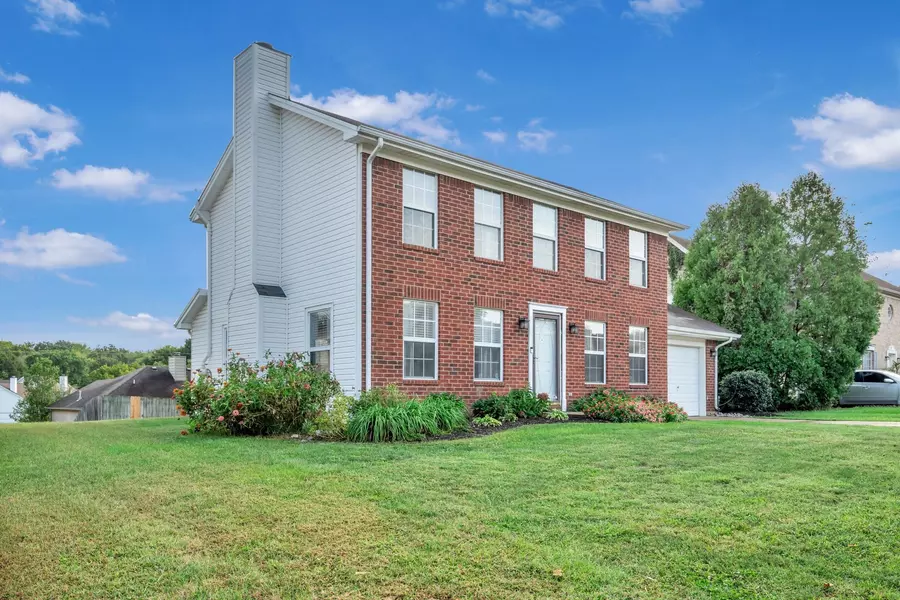 745 Jaywood Dr, Old Hickory, TN 37138