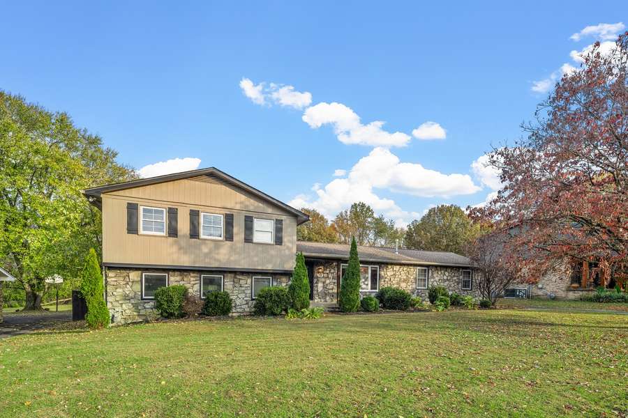 226 Green Harbor Rd, Old Hickory, TN 37138