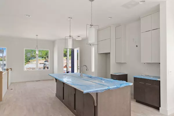 Nashville, TN 37218,1016 W Trinity Ln #14