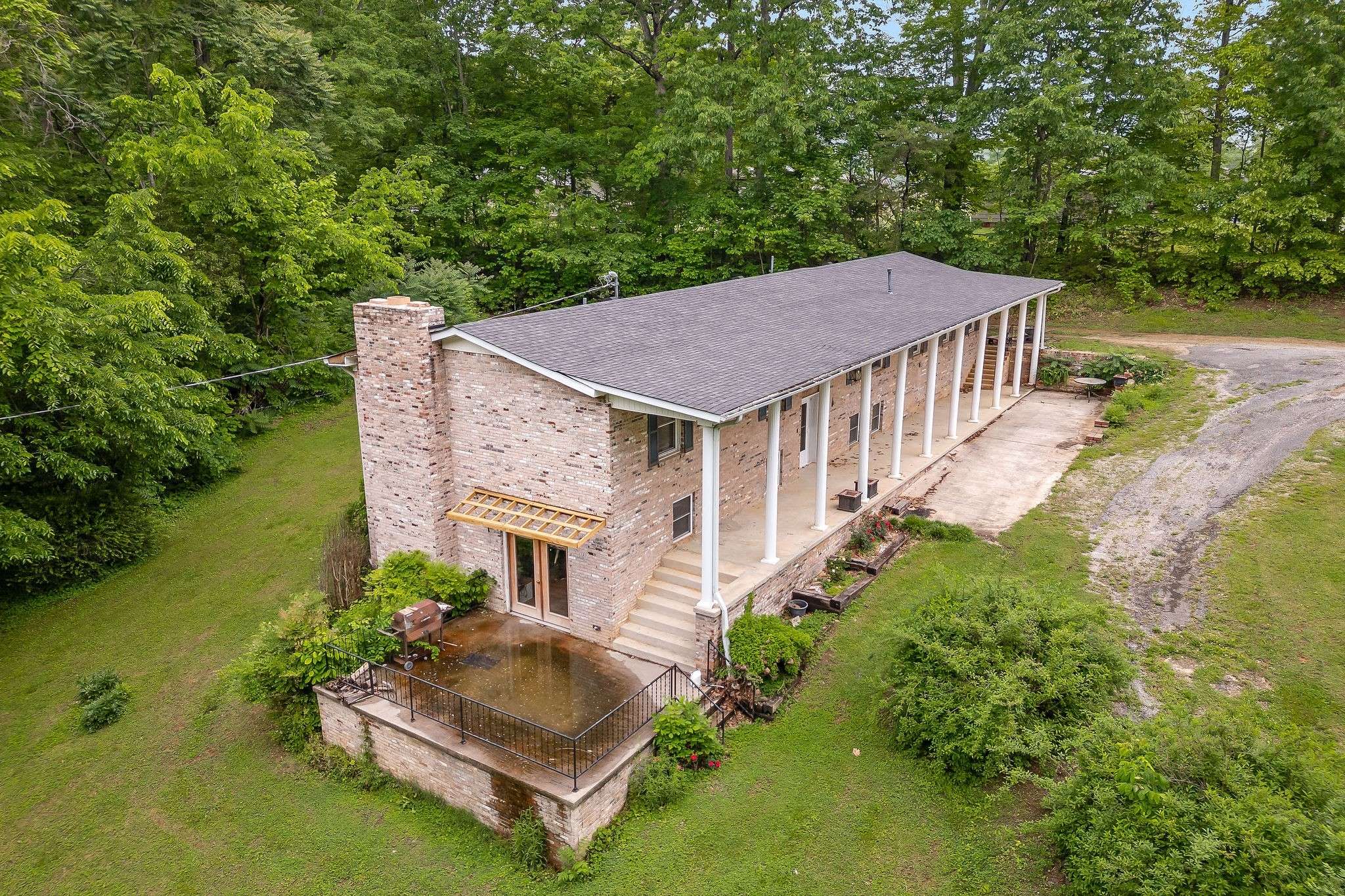 Livingston, TN 38570,434 Windle Community Rd