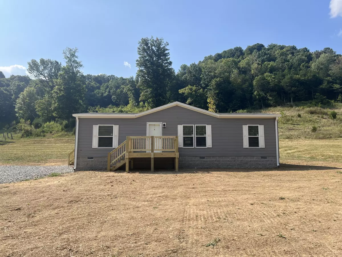 Lafayette, TN 37083,671 Gaulden Hollow Rd