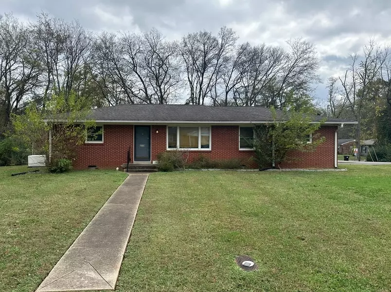 2019 Foxdale Dr, Murfreesboro, TN 37130