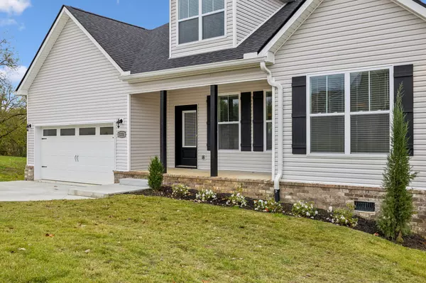 Columbia, TN 38401,1231 Oxford Village Cir