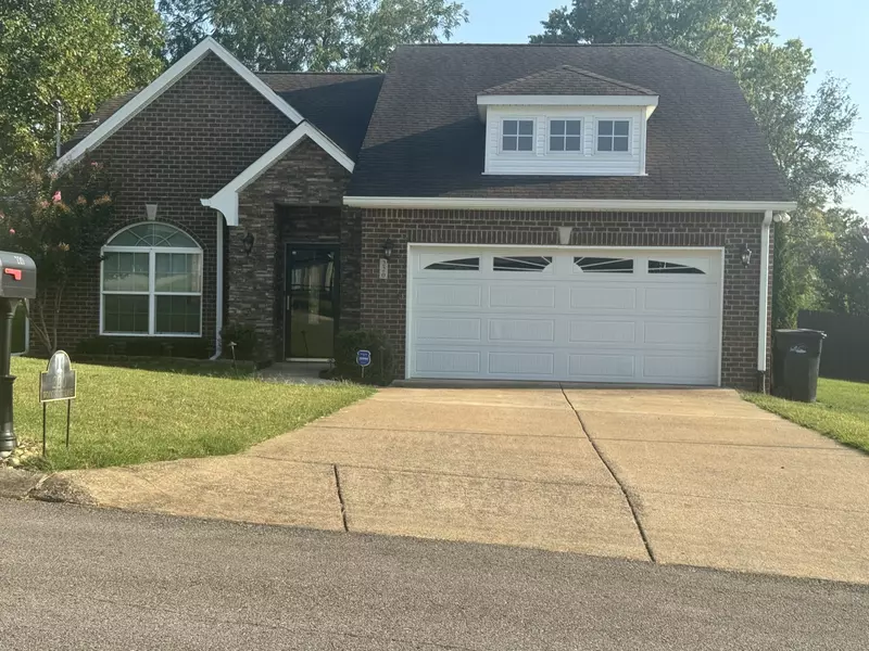 220 Woodsong Ln, Columbia, TN 38401