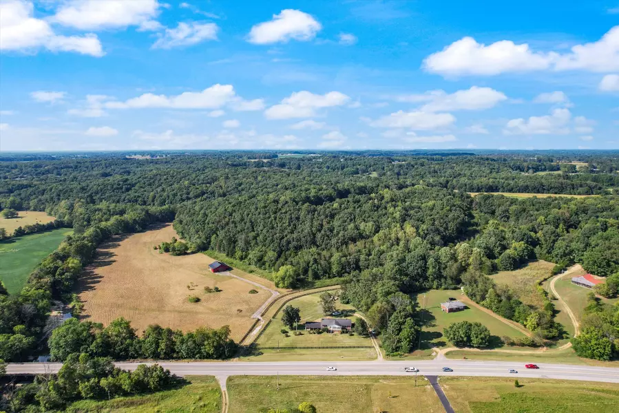 2085 52 E Highway, Portland, TN 37148