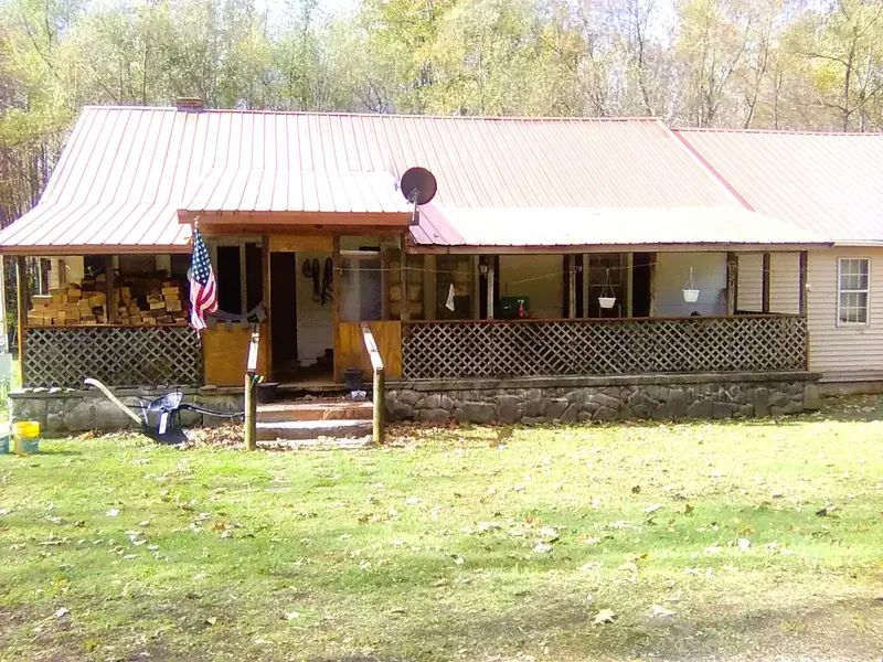 115 Spur Ln, Bruceton, TN 38317