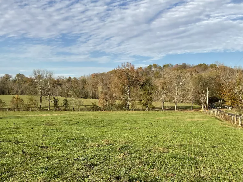 1 Possum Hollow Rd, Palmyra, TN 37142