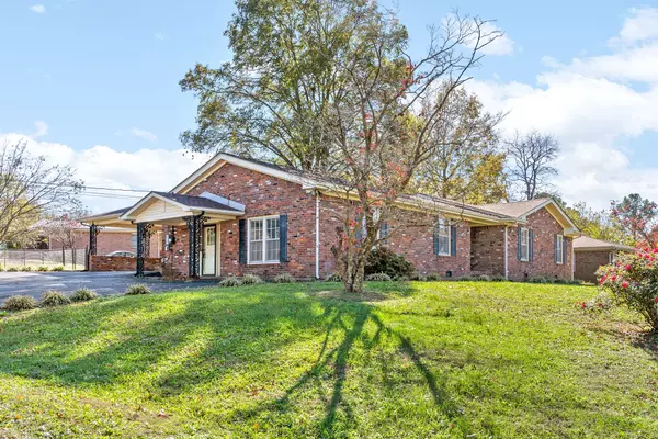 Hopkinsville, KY 42240,329 Donna Dr