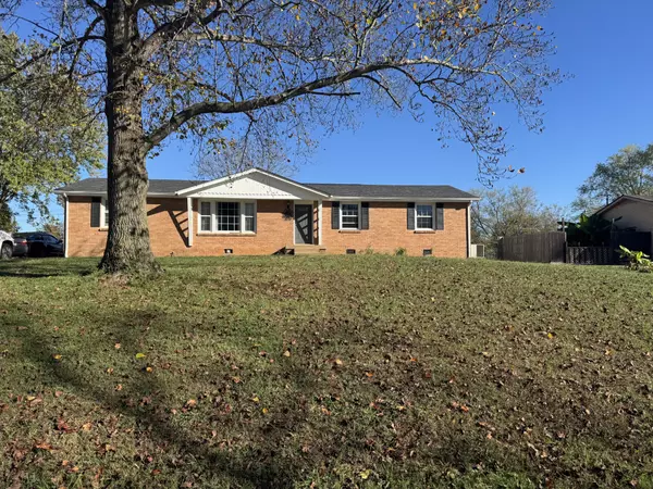 511 Woodbury Dr, Clarksville, TN 37042