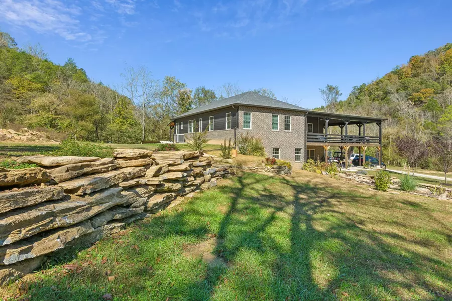 2658 Sycamore Valley Rd, Pleasant Shade, TN 37145