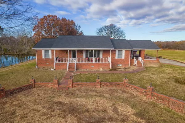 Puryear, TN 38251,675 Beecham Ln