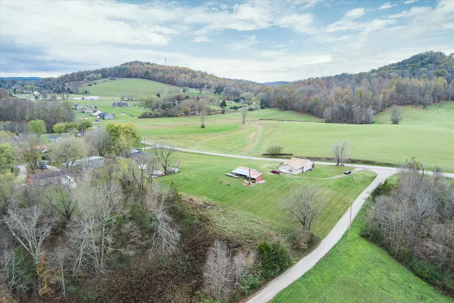 2095 Rickman Rd, Livingston, TN 38570