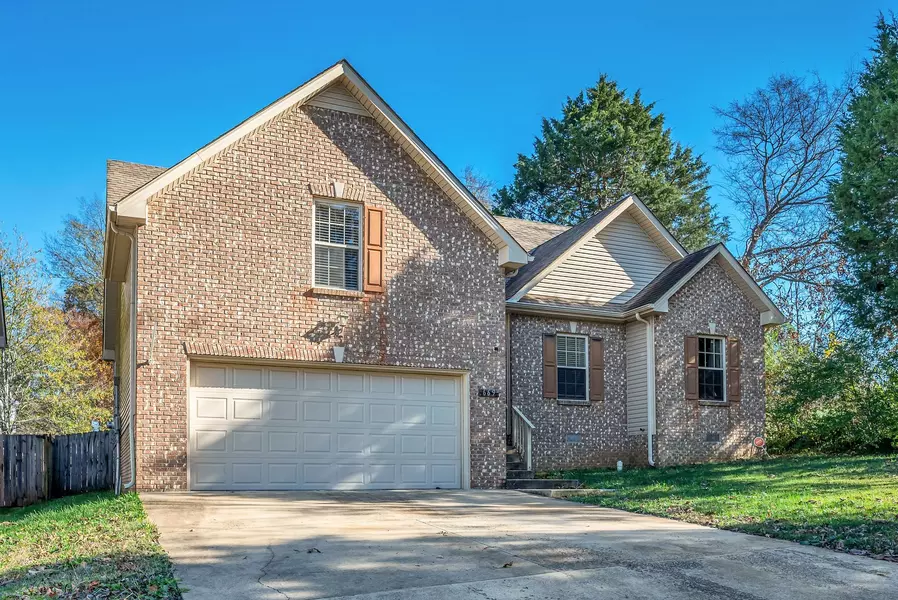 669 Deer Ridge Dr, Clarksville, TN 37042