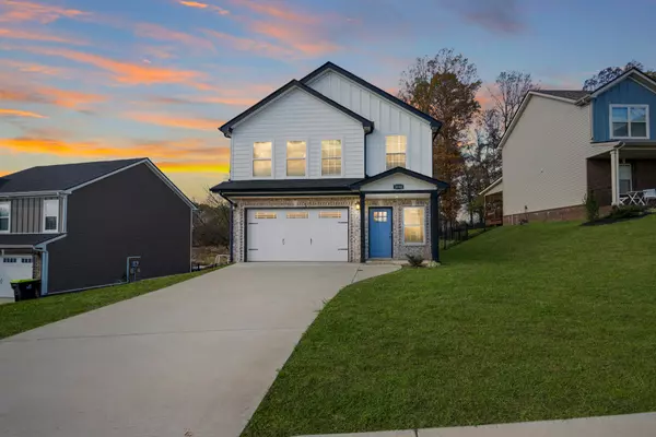 3090 Fort Sumter Dr, Clarksville, TN 37042