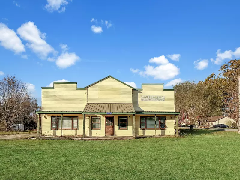 503 Cumberland St #W, Cowan, TN 37318